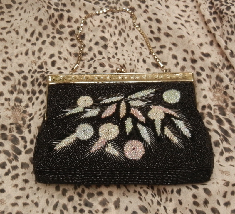 vintage needlepoint bolsa