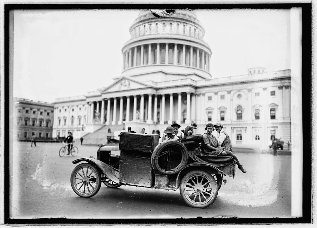 Stunning Image of United States Capitol in 1924 