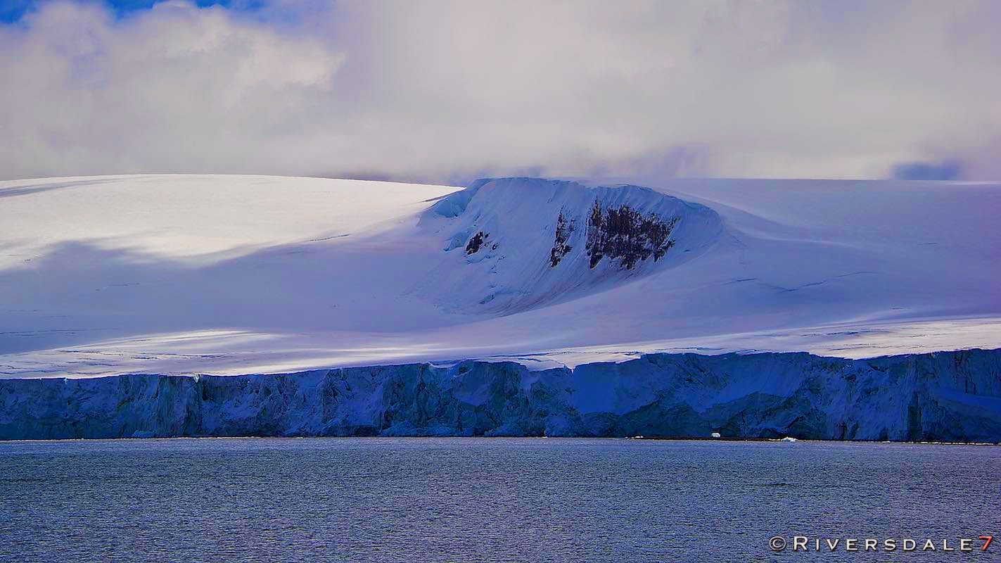 MV FRAM EXPEDITION BLOG: Yankee Harbour & Half Moon Island