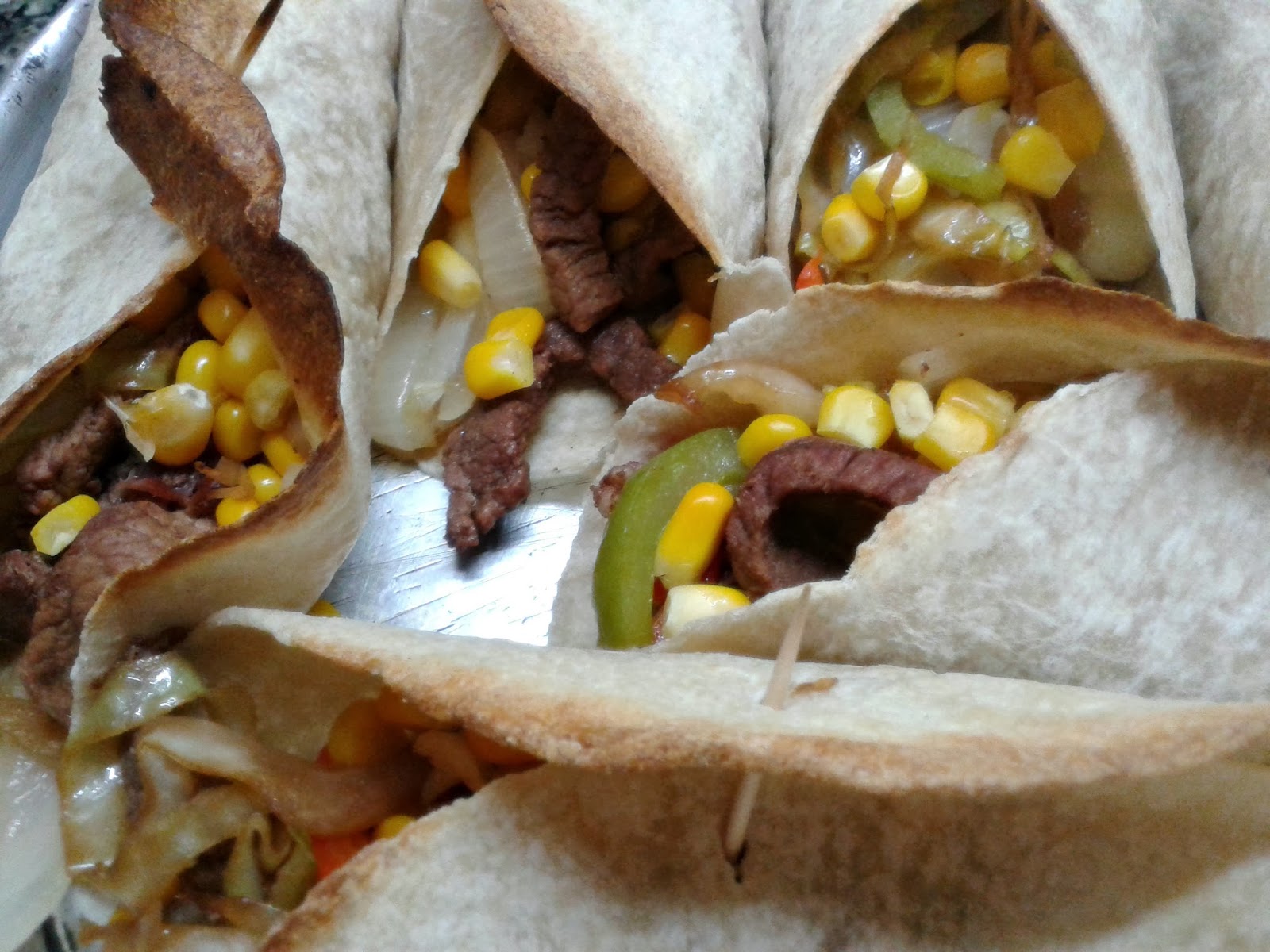 Burritos De Carne, Quesos  Y Vegetales