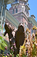 Mr. Henry's Hounds image of Henry Plant's hounds on the grounds of University of Tampa
