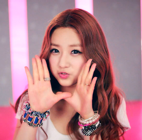 m e y ' : Yoon Bomi - Apink
