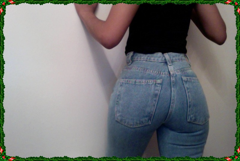 Девушка В Джинсах В Зеркале Фото