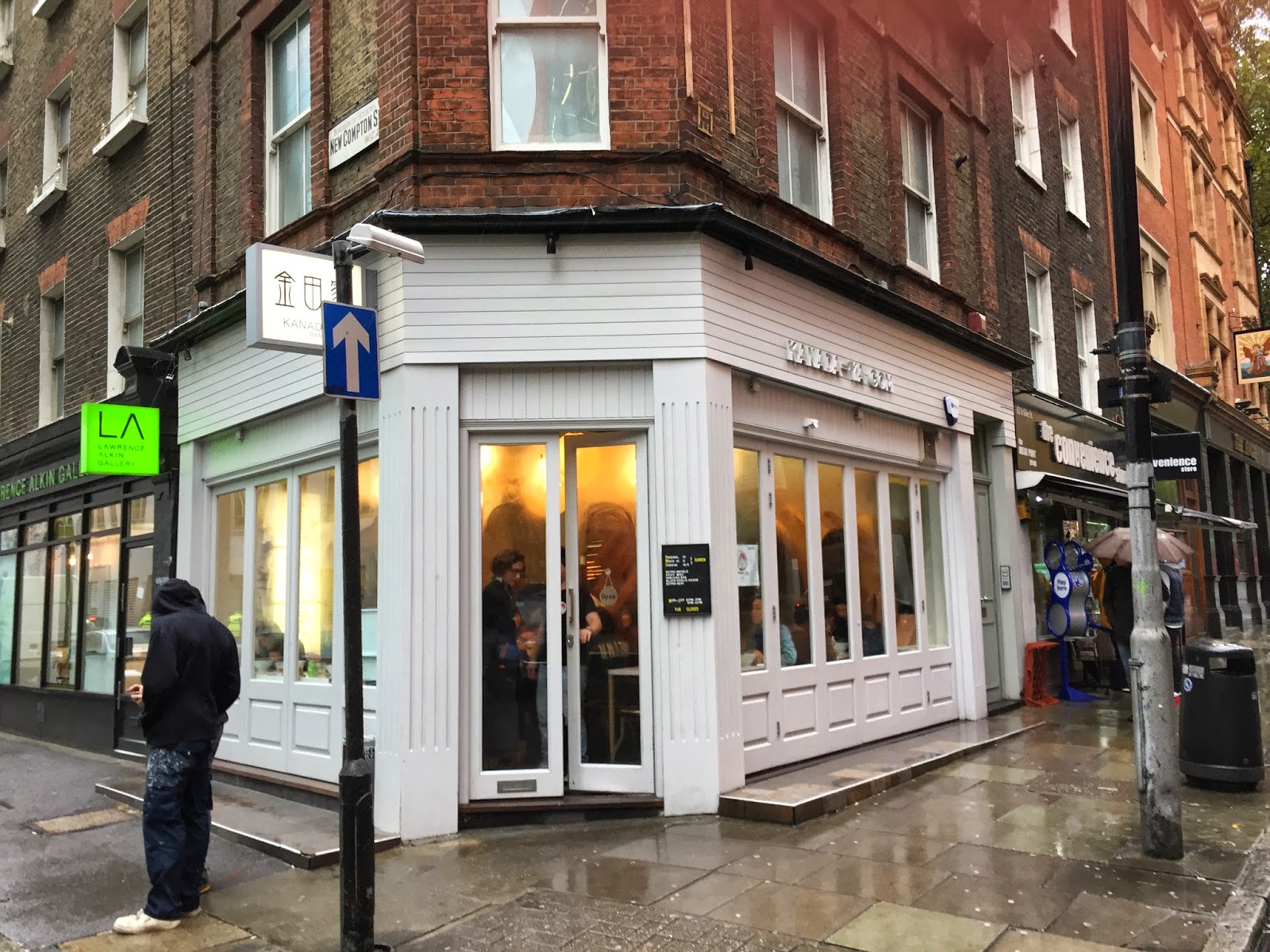 Cheese and Biscuits KanadaYa, Covent Garden