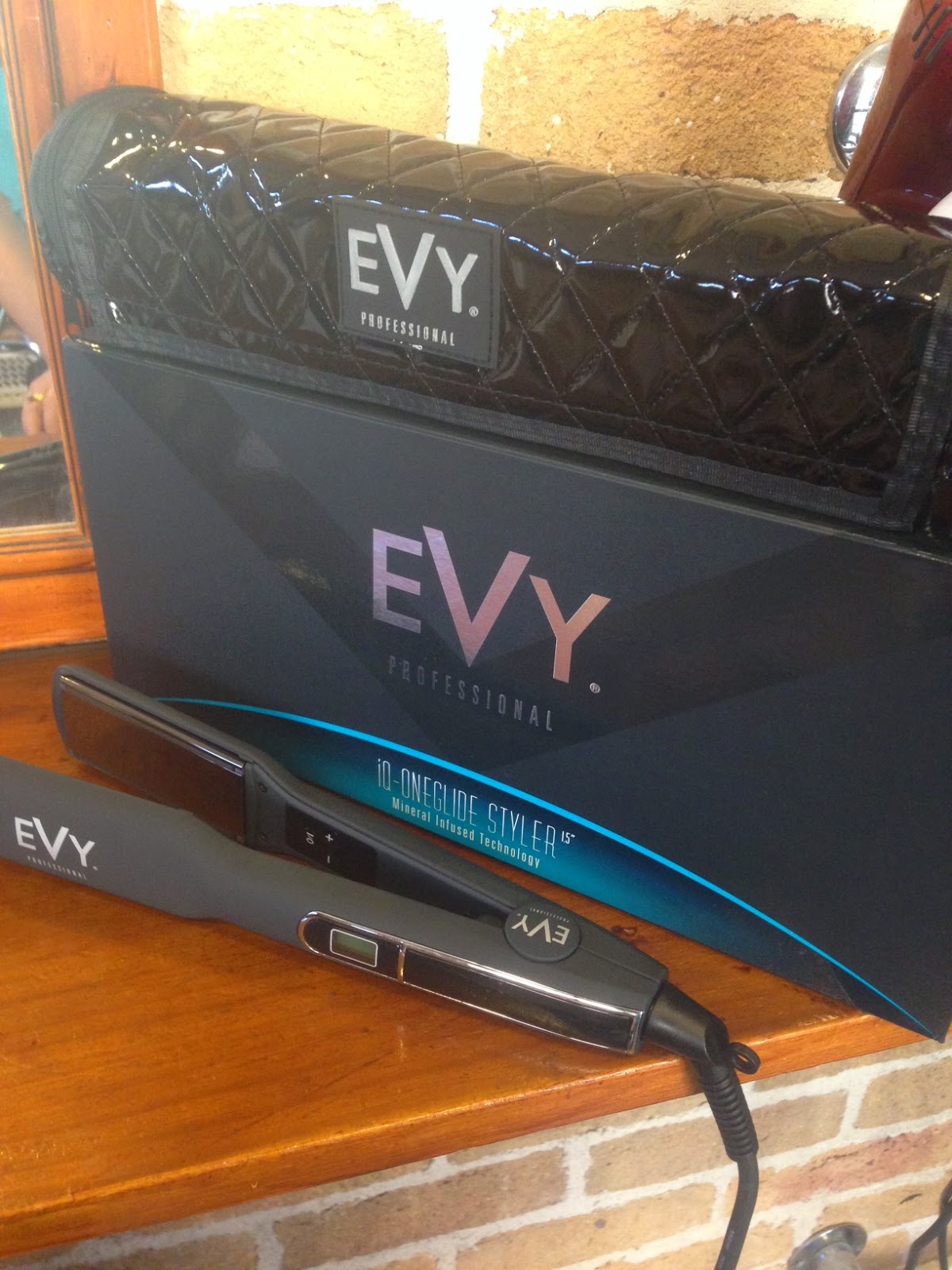 Josie's Juice EVY Professional Hair Straightener Beauty RoadTest