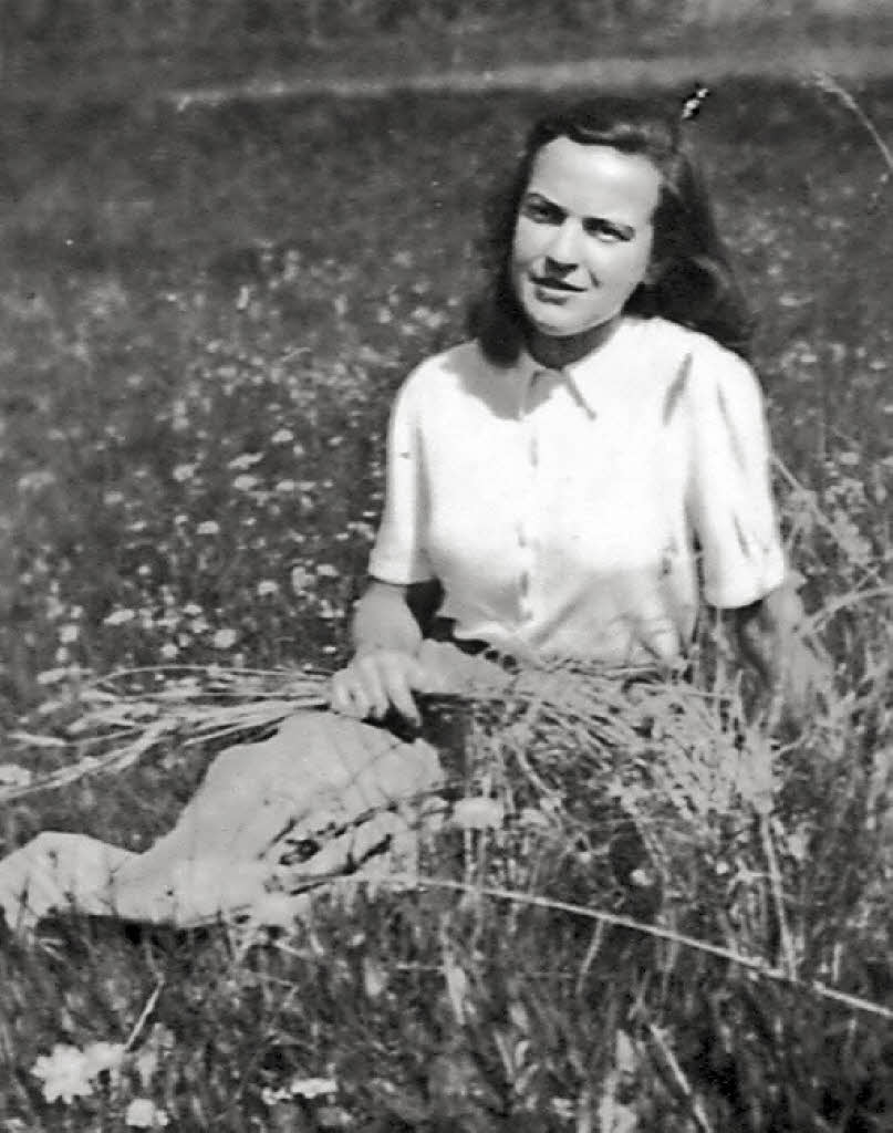 Solitary Dog Sculptor I Gedicht Poesia Ingeborg Bachmann