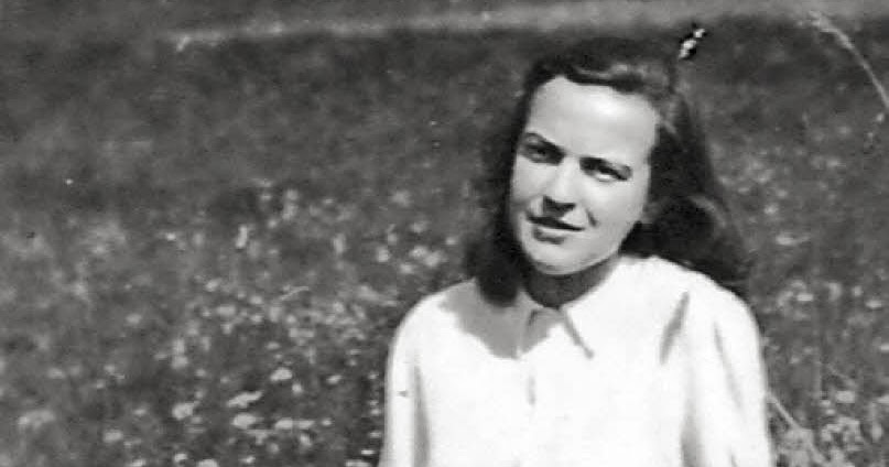 Solitary Dog Sculptor I Gedicht Poesia Ingeborg Bachmann
