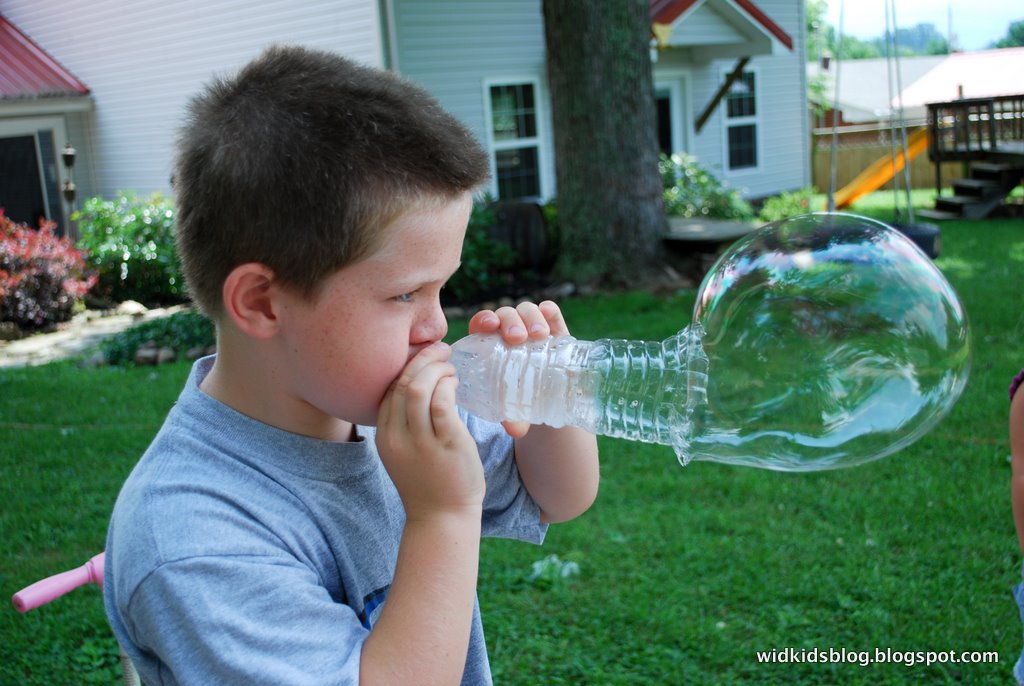 Wid Kids science week WIND and BUBBLES