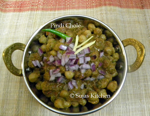 Pindi Chole (Dry Version of Punjabi Chole)