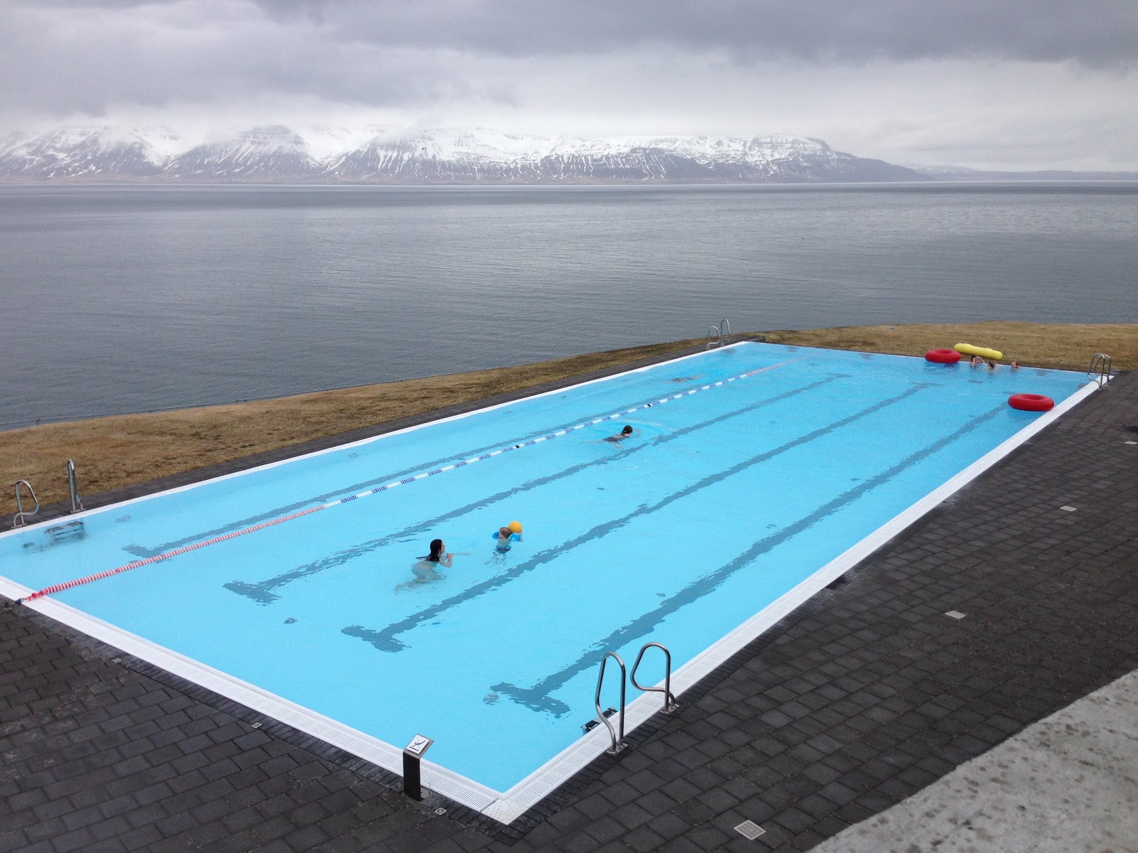 Viaje a la Piscina de Islandia Mejor Valorada Islandia24