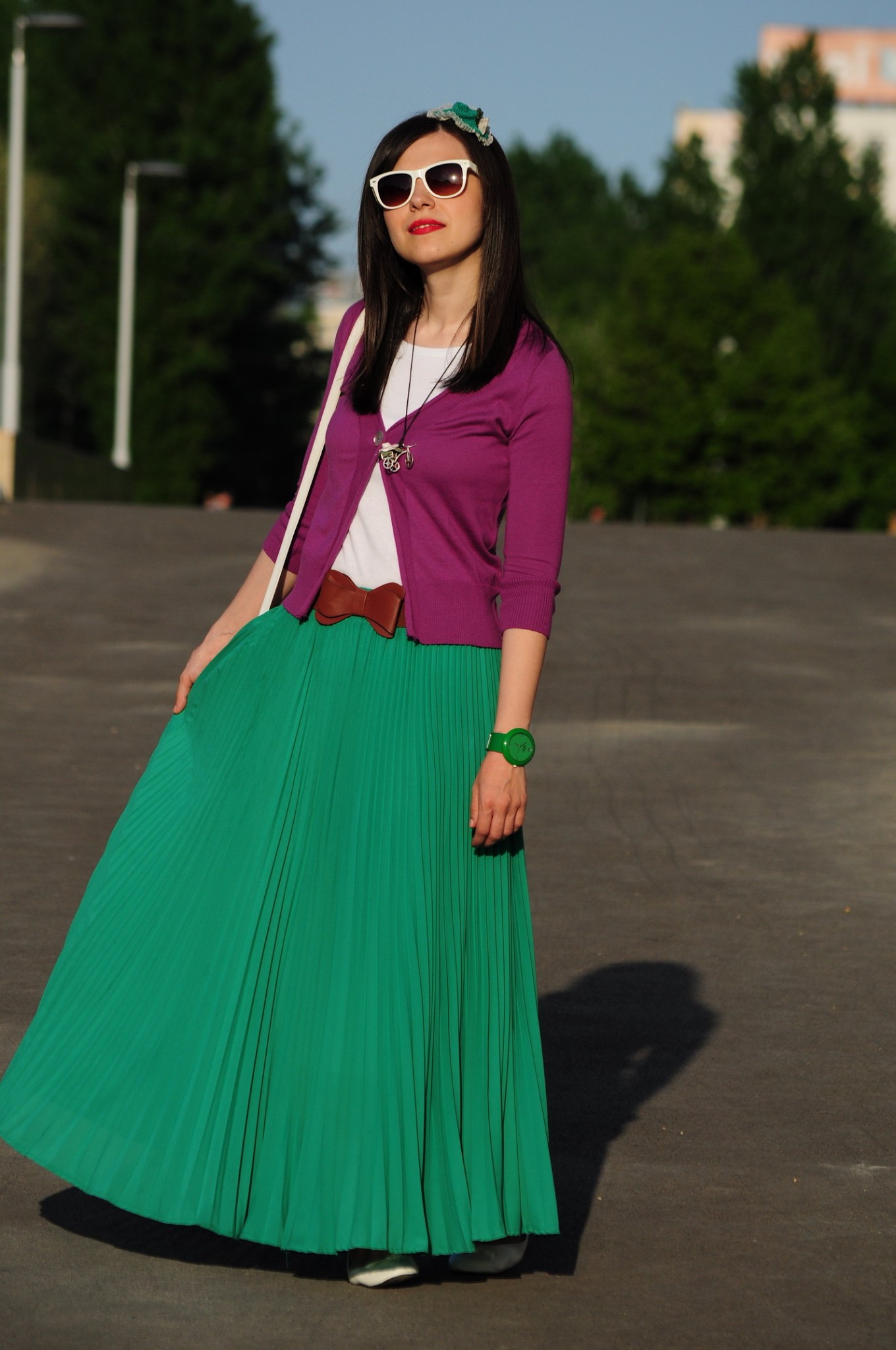 Miss Green Maxi green pleated skirt