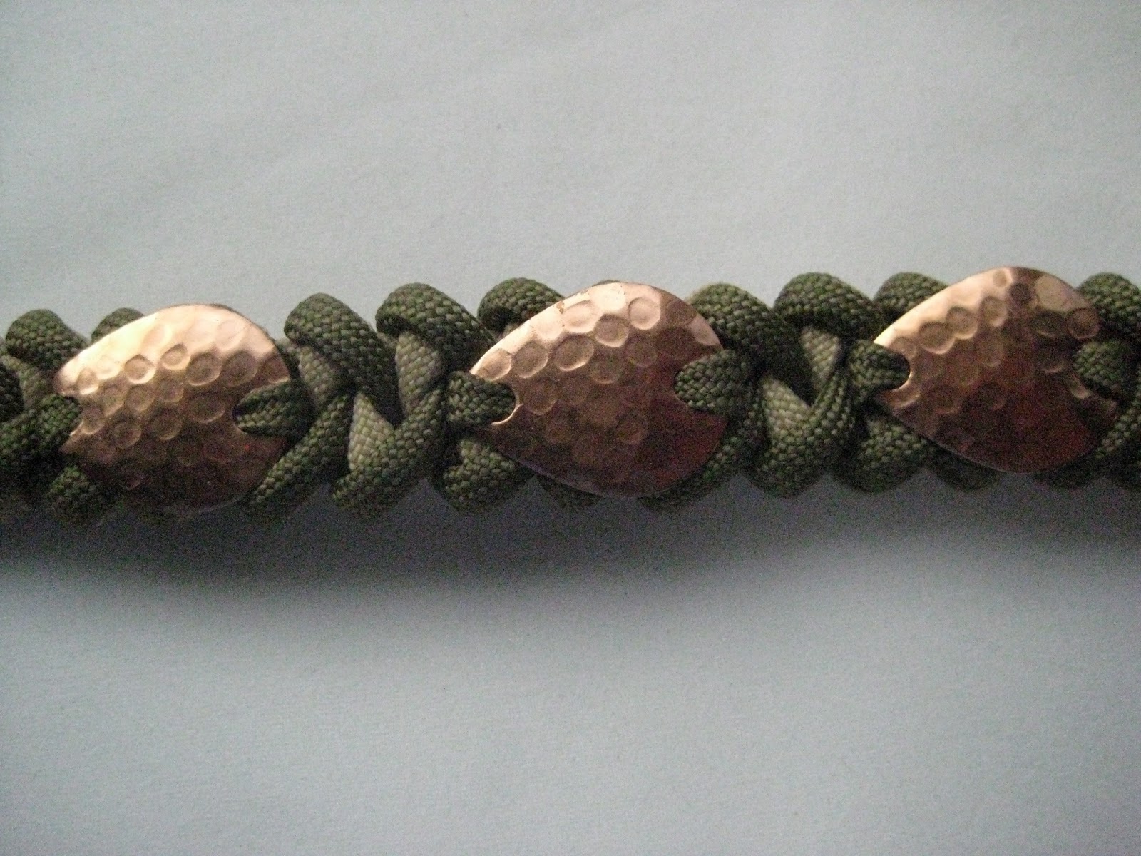 Paracord 101 Lure Spinner Charm Paracord Bracelet