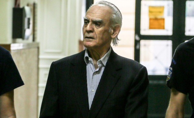 Βίντεο ντοκουμέντο: Το ξέσπασμα του Ακη στα δικαστήρια - «Με βασανίζετε συστηματικά» Βίντεο ντοκουμέντο: Το ξέσπασμα του Ακη στα δικαστήρια - «Με βασανίζετε συστηματικά»
