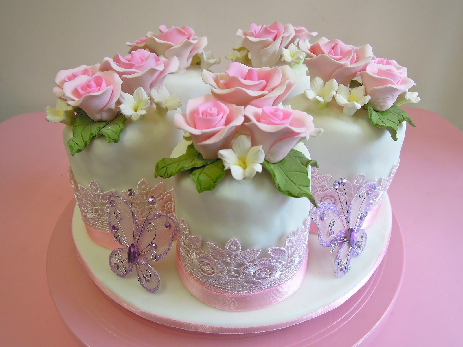 ! Pink Vanilla Cakes & Pastries !: Fondant Mini Cakes for ...