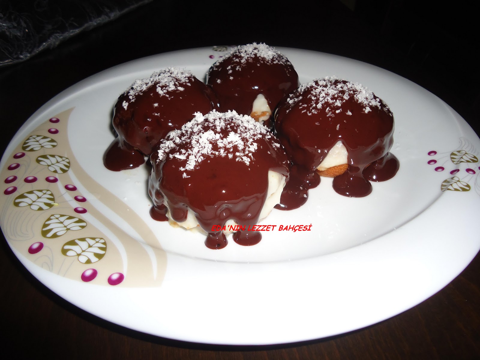 Eda�nın Lezzet Bahçesi Yemek Tarifleri Mini Yaş Pasta