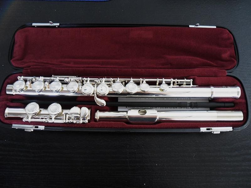 PreLoved Instruments at DR TOOT Yamaha Flute 211Sll SOLD