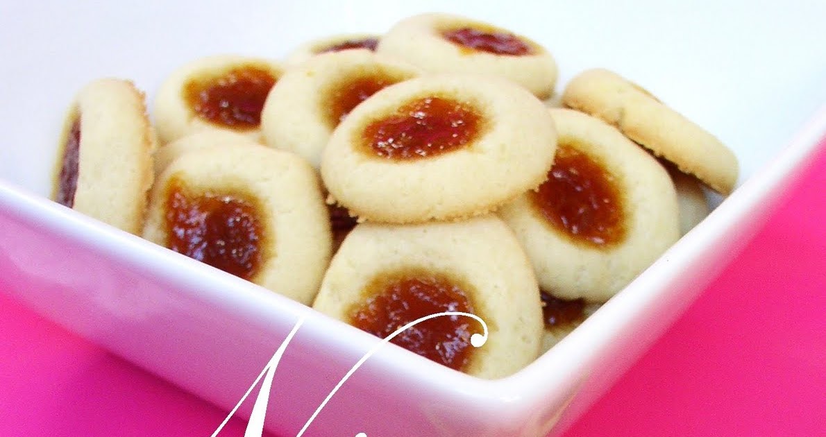 NINA'S RECIPES..... APRICOT JAM FILLED COOKIES CHRISTMAS 2011 