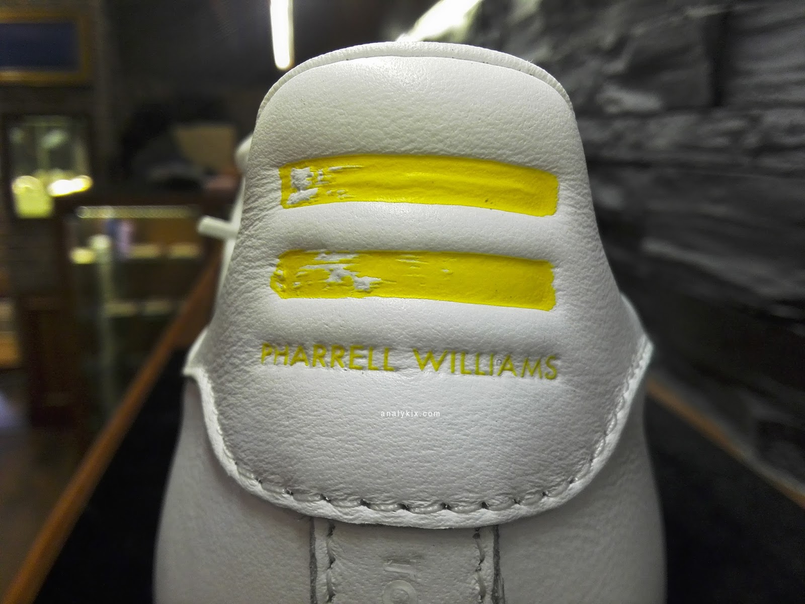 adidas store trinoma