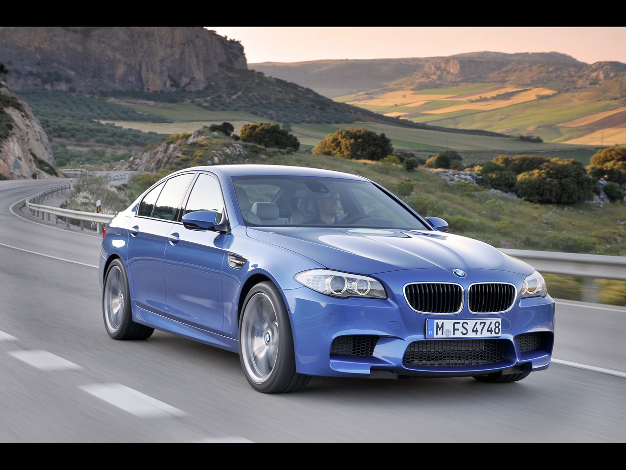 Gambar Mobil Bmw M5 mobil bmw 2012 Gambar Mobil Bmw M5 mobil bmw 2012