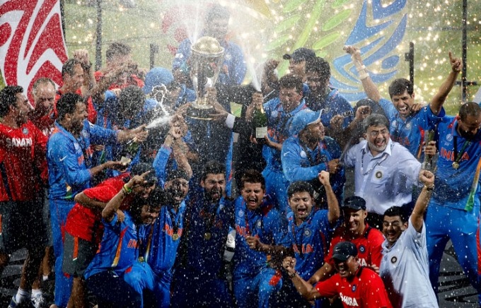 world cup final 2011 winning moments. icc world cup 2011 champions