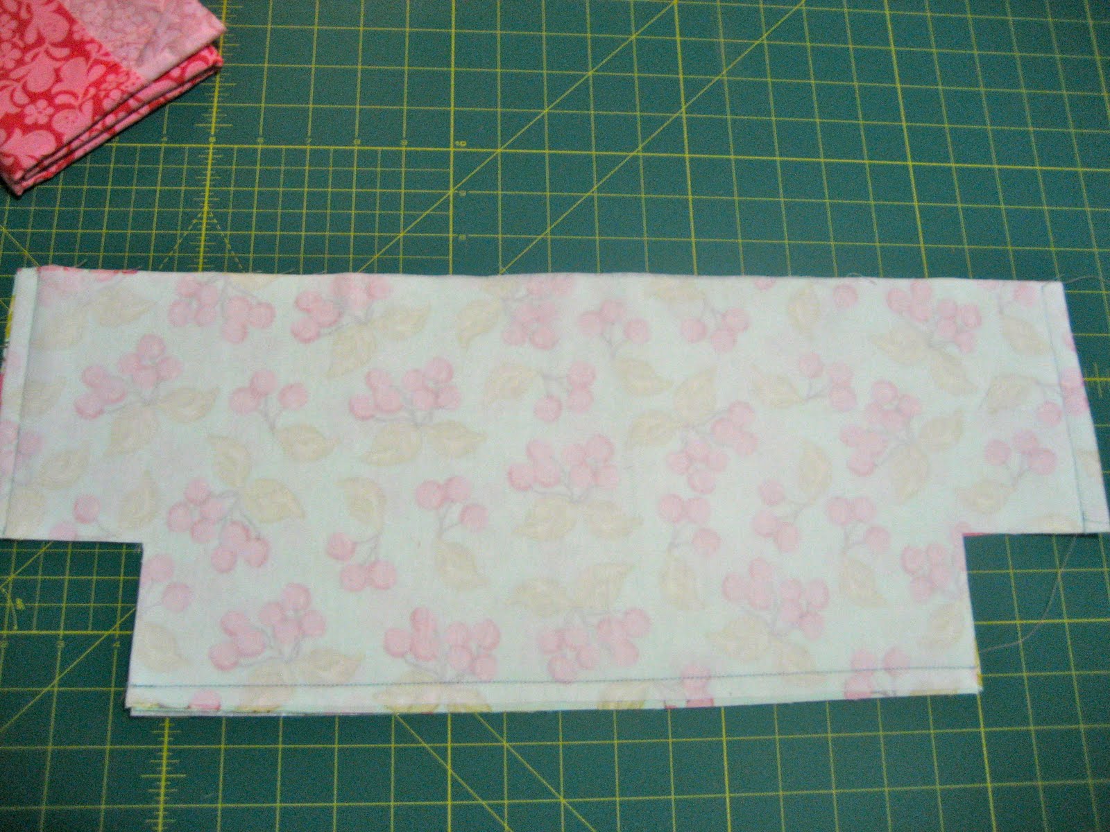 mon petit lyons Fat Quarter Bin