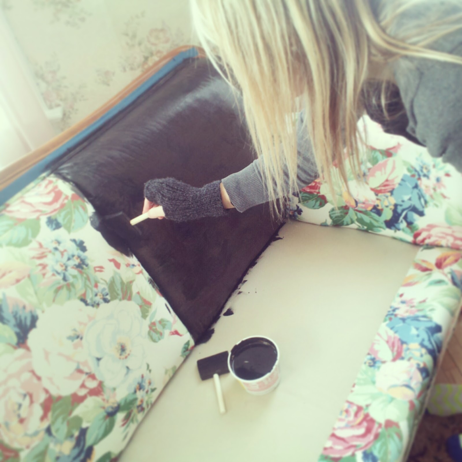 The White House Girls Painted Couch Reveal!