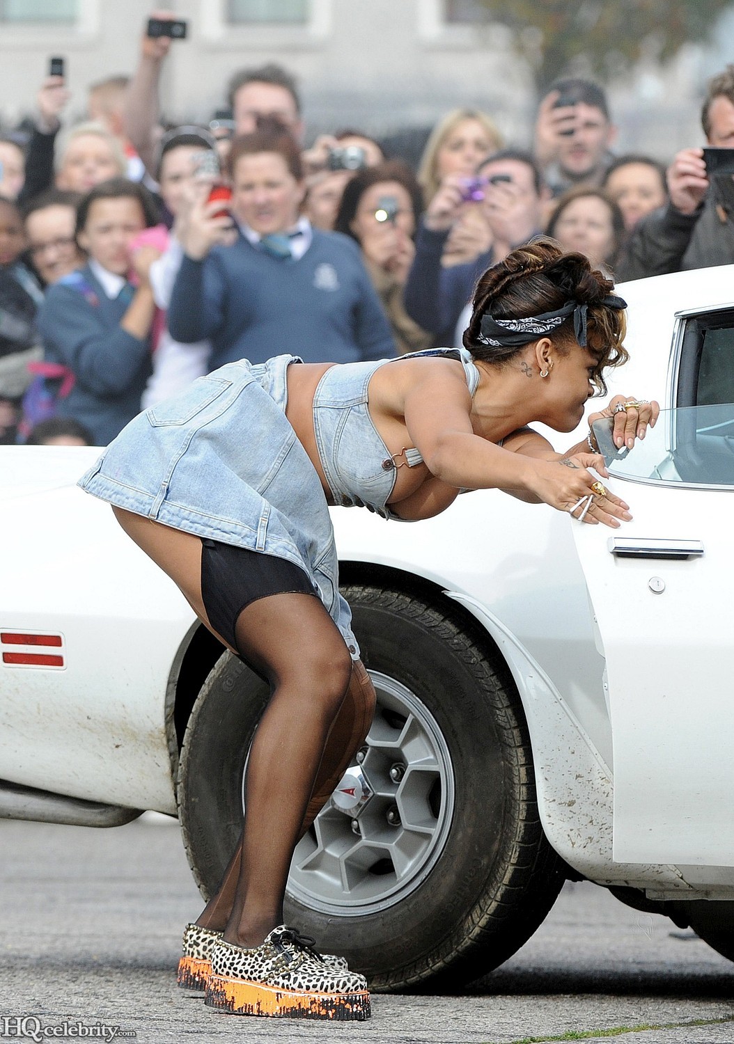 Upskirt rihanna Rihanna's butt