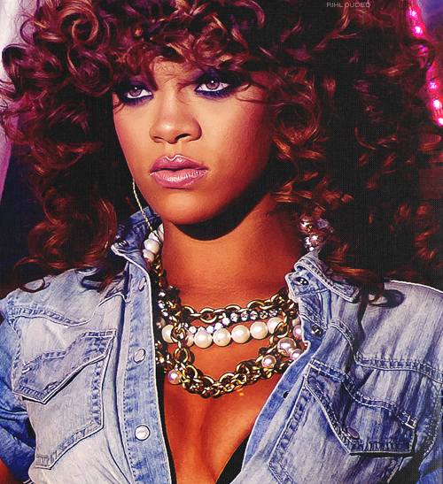 És uma Rainha, minha Rihanna 3. És sem duvidas a Mulher mais Linda do mundo...