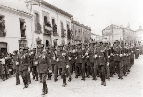 Fotos desfile Guardia Civil en el Corpus