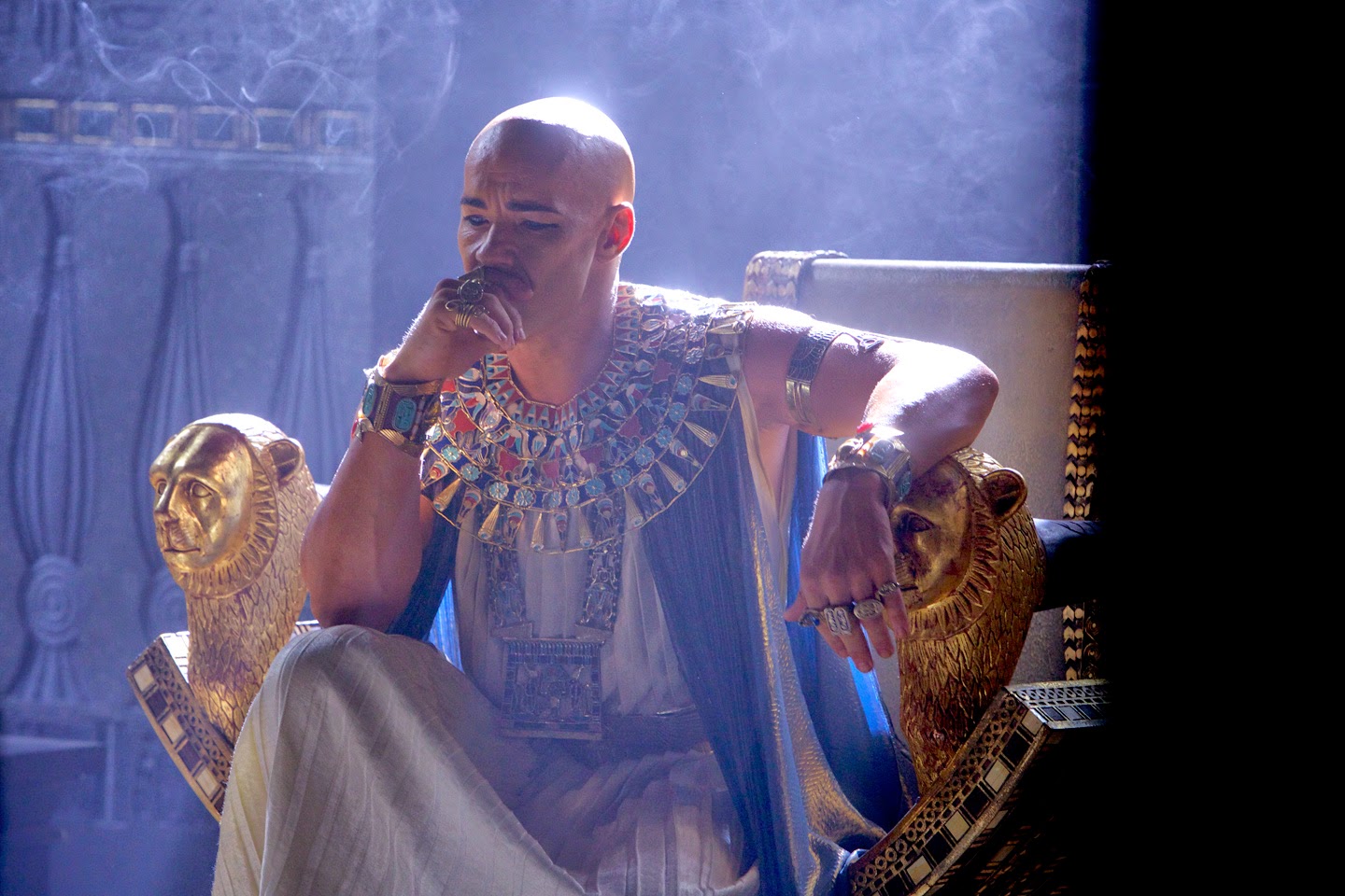 Joel Edgerton as Egyptian Pharaoh Ramses in Exodus: Gods and Kings Joel Edgerton as Egyptian Pharaoh Ramses