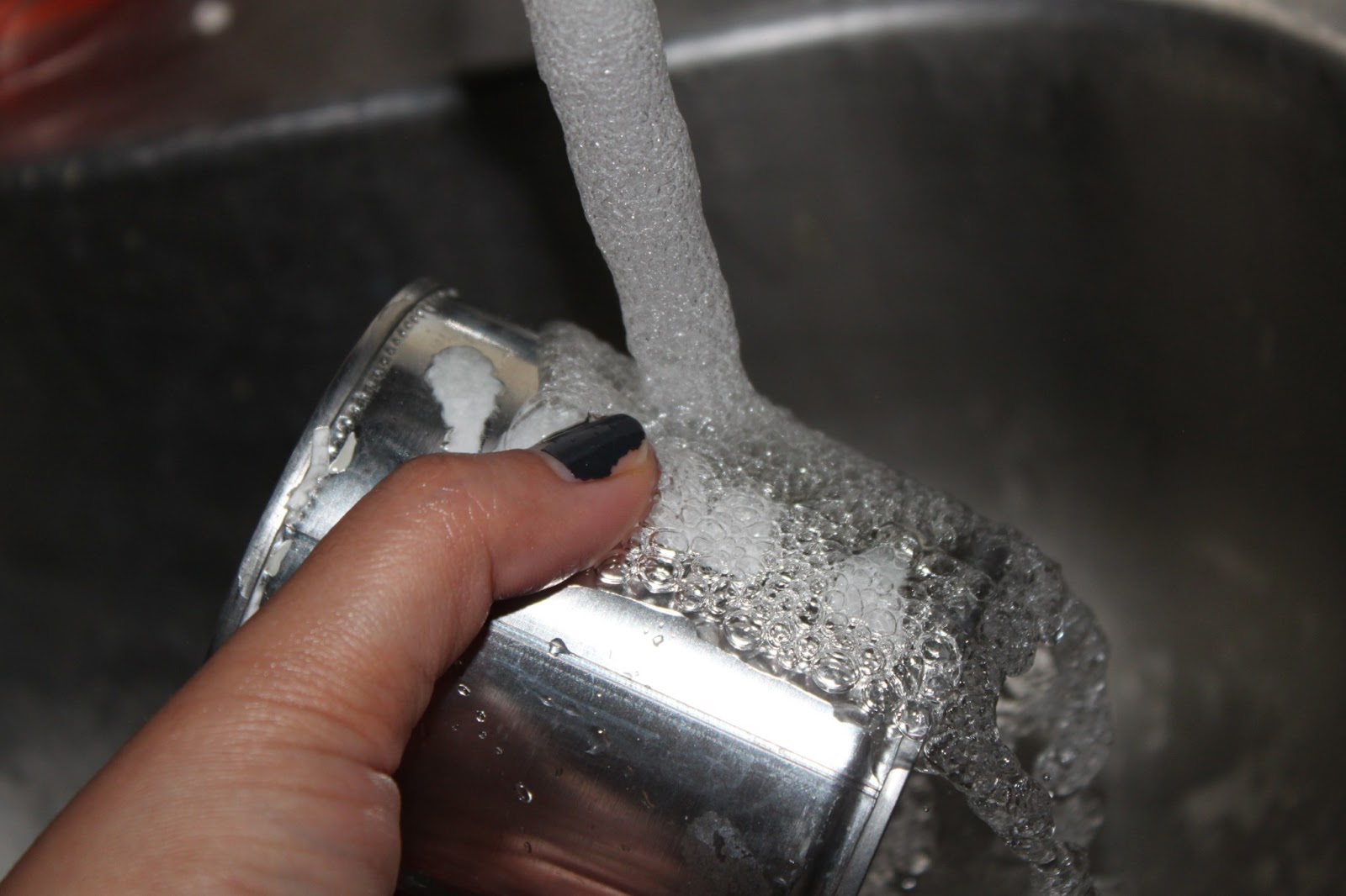 Nafisa's World DIY Craft Project Spraypainted tin cans