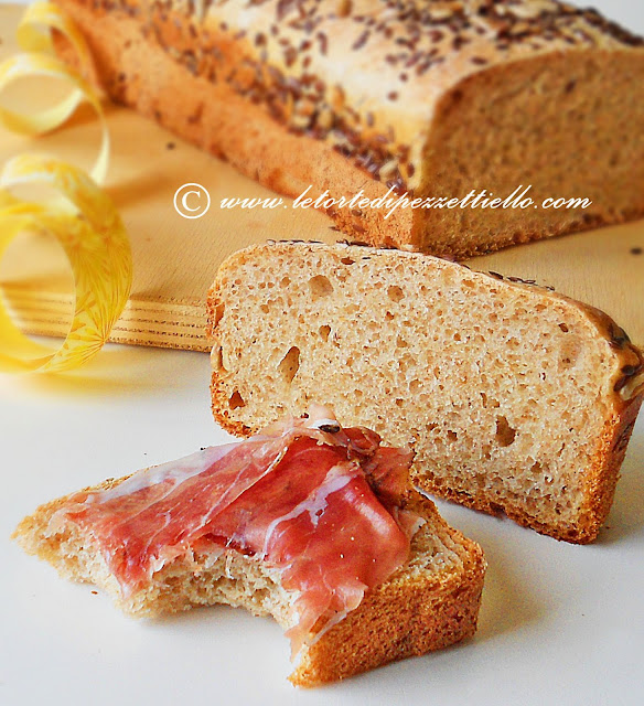 Pane in cassetta con pasta madre