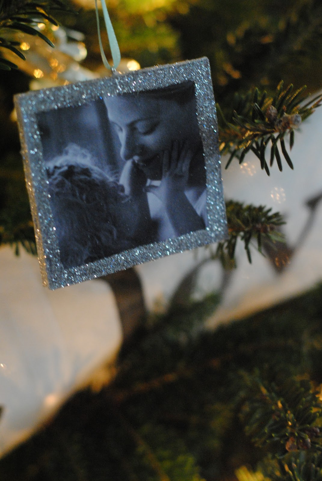 Love Actually Themed Christmas Tree Making Lemonade