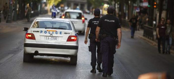 H πρώτη ξεφτίλα της αστυνομίας το 2018: Απέδρασαν τρεις Αλβανοί κακοποιοί από το Μεταγωγών -Εφυγαν από το παράθυρο με σεντόνια ανενόχλητοι! H πρώτη ξεφτίλα της αστυνομίας το 2018: Απέδρασαν τρεις Αλβανοί κακοποιοί από το Μεταγωγών -Εφυγαν από το παράθυρο με σεντόνια ανενόχλητοι!