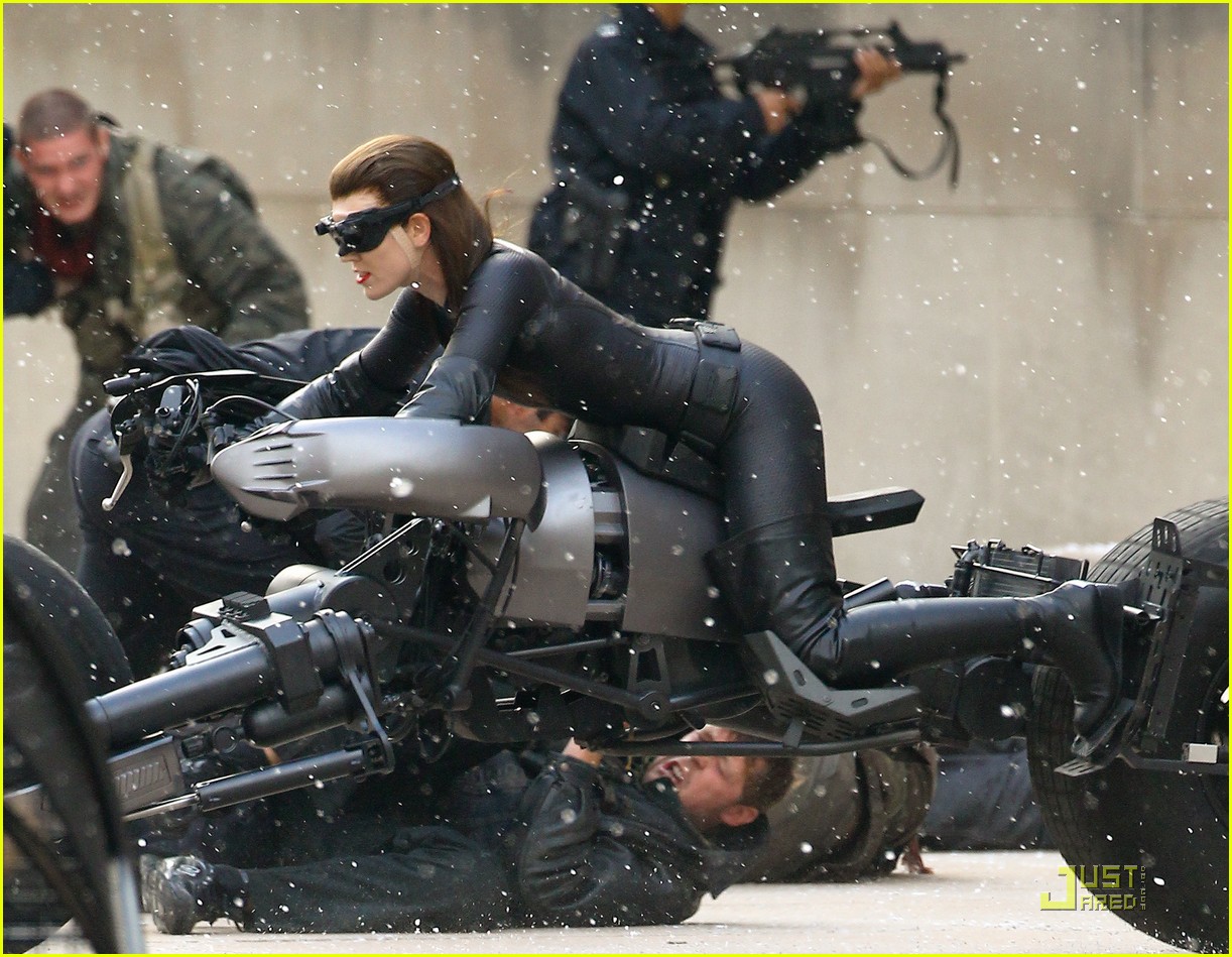 Anne+hathaway-catwoman.jpg
