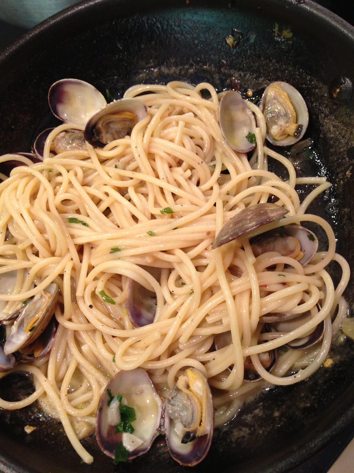 Everything Food... RECIPE Spaghetti & Clams in a white wine garlic sauce