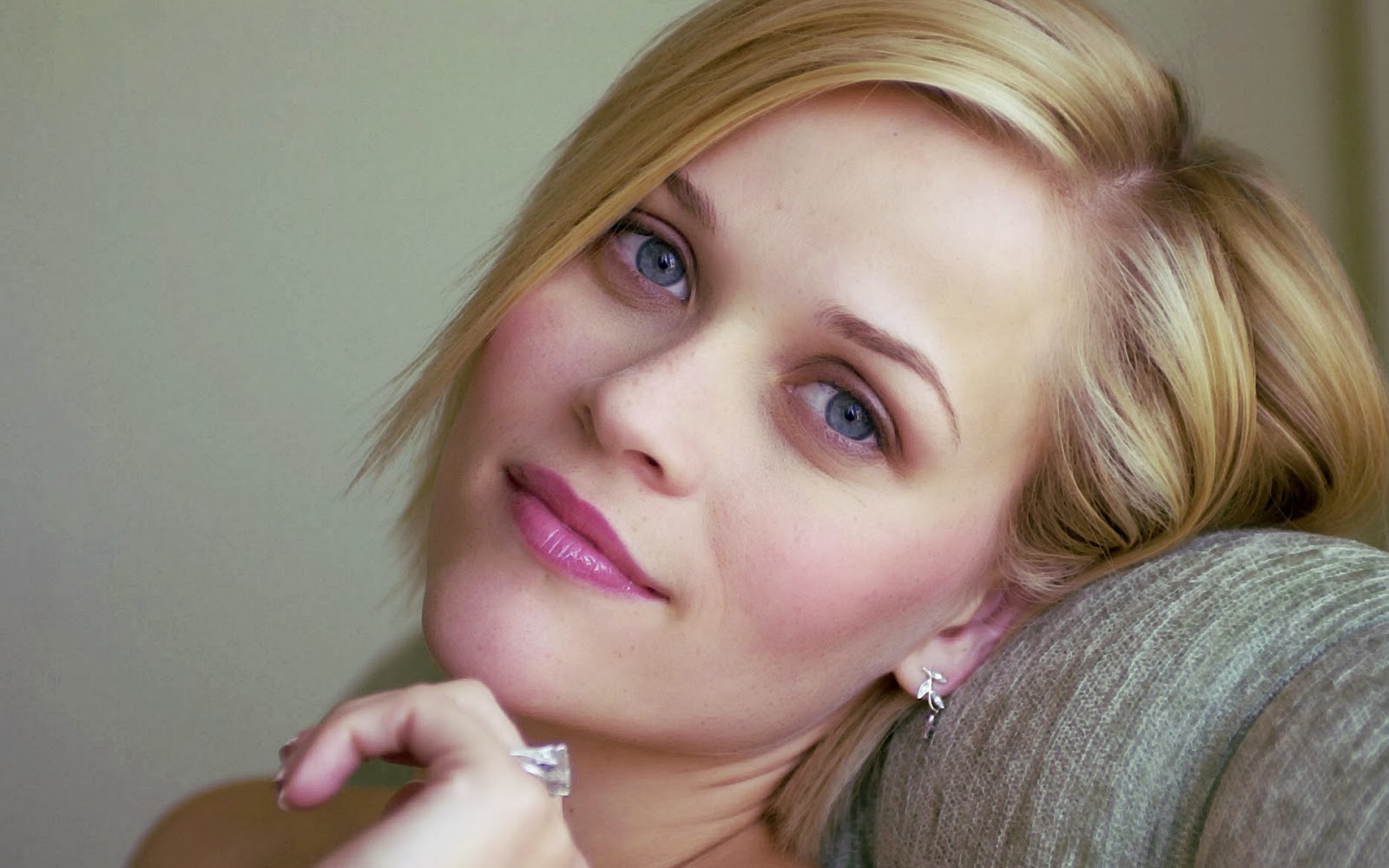Does Reese Witherspoon pass as Swiss?