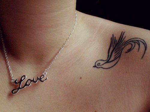 30 Tatuagens para dar um toque de charme a região dos ombros