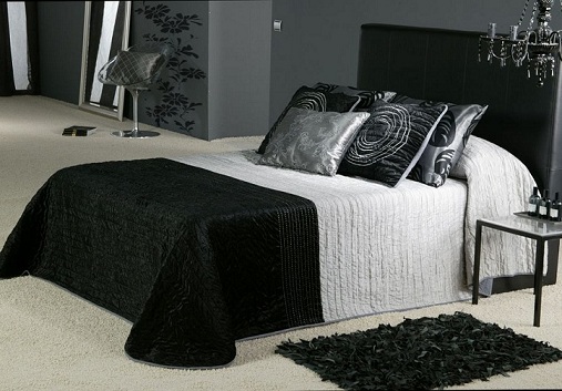 Black and White Bedroom Ideas