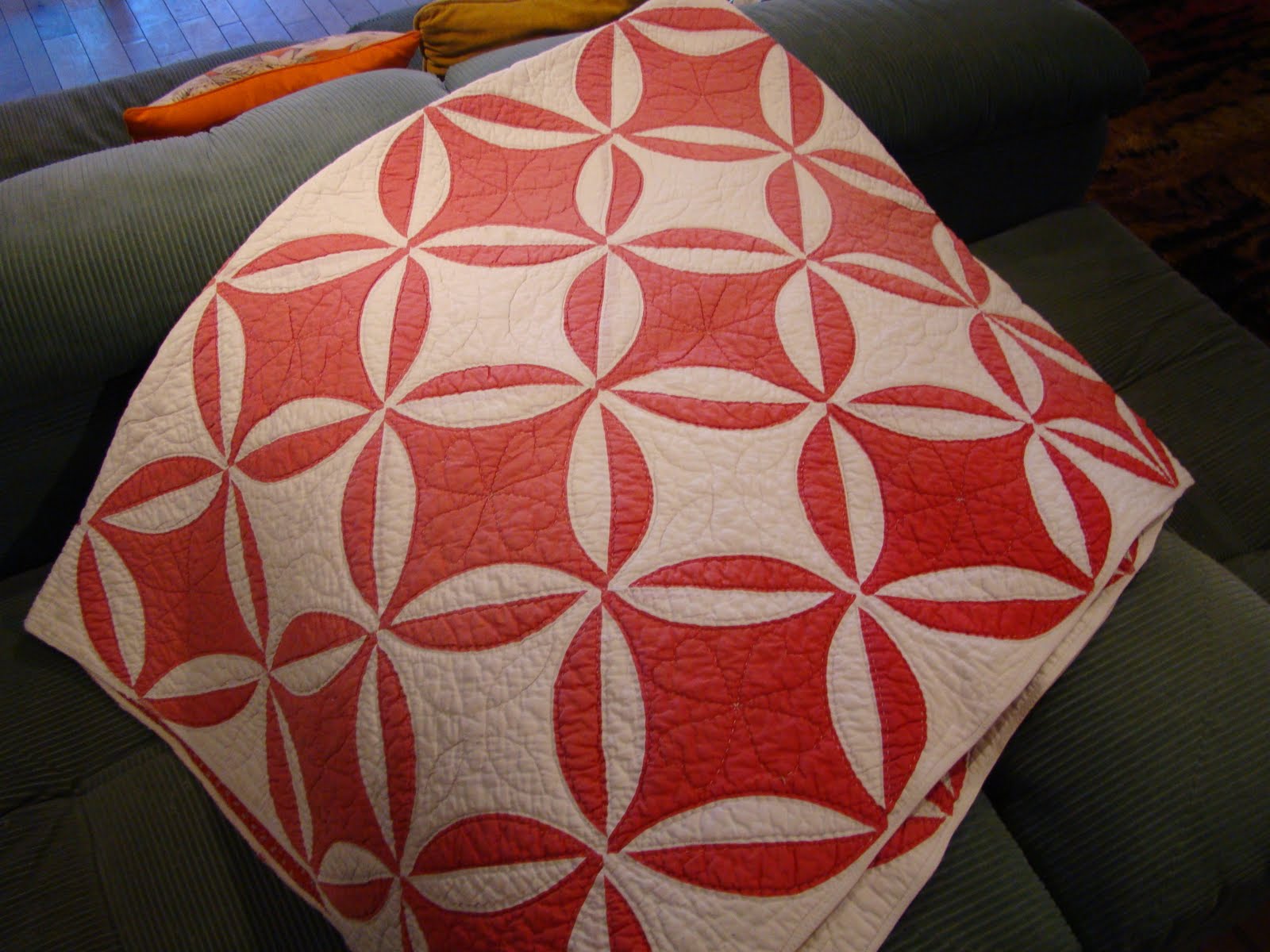 HOUSE OF VINTAGE BLANKETS & QUILTS