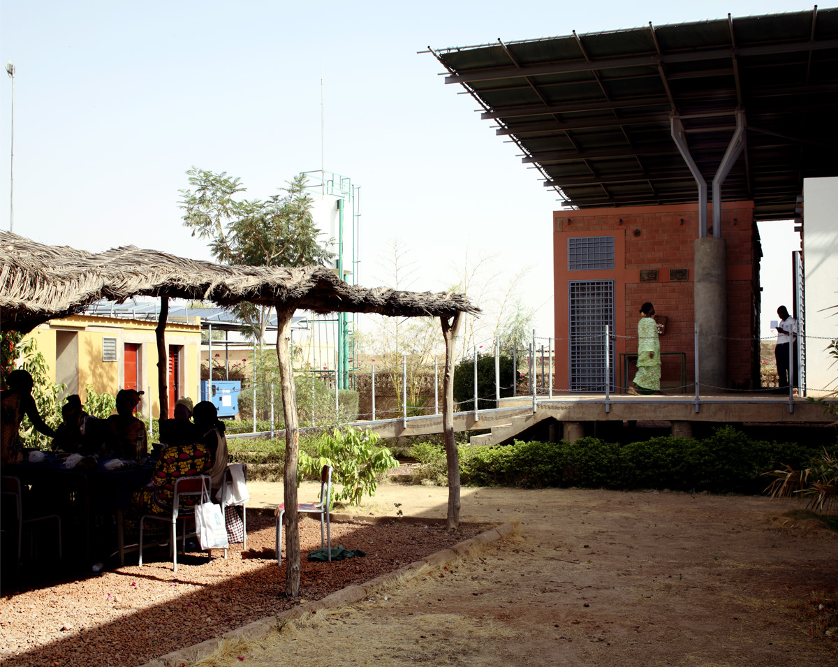 Kunst Marlies Blauth Ausstellungseroffnung Starke Frauen Schlaue Kopfe