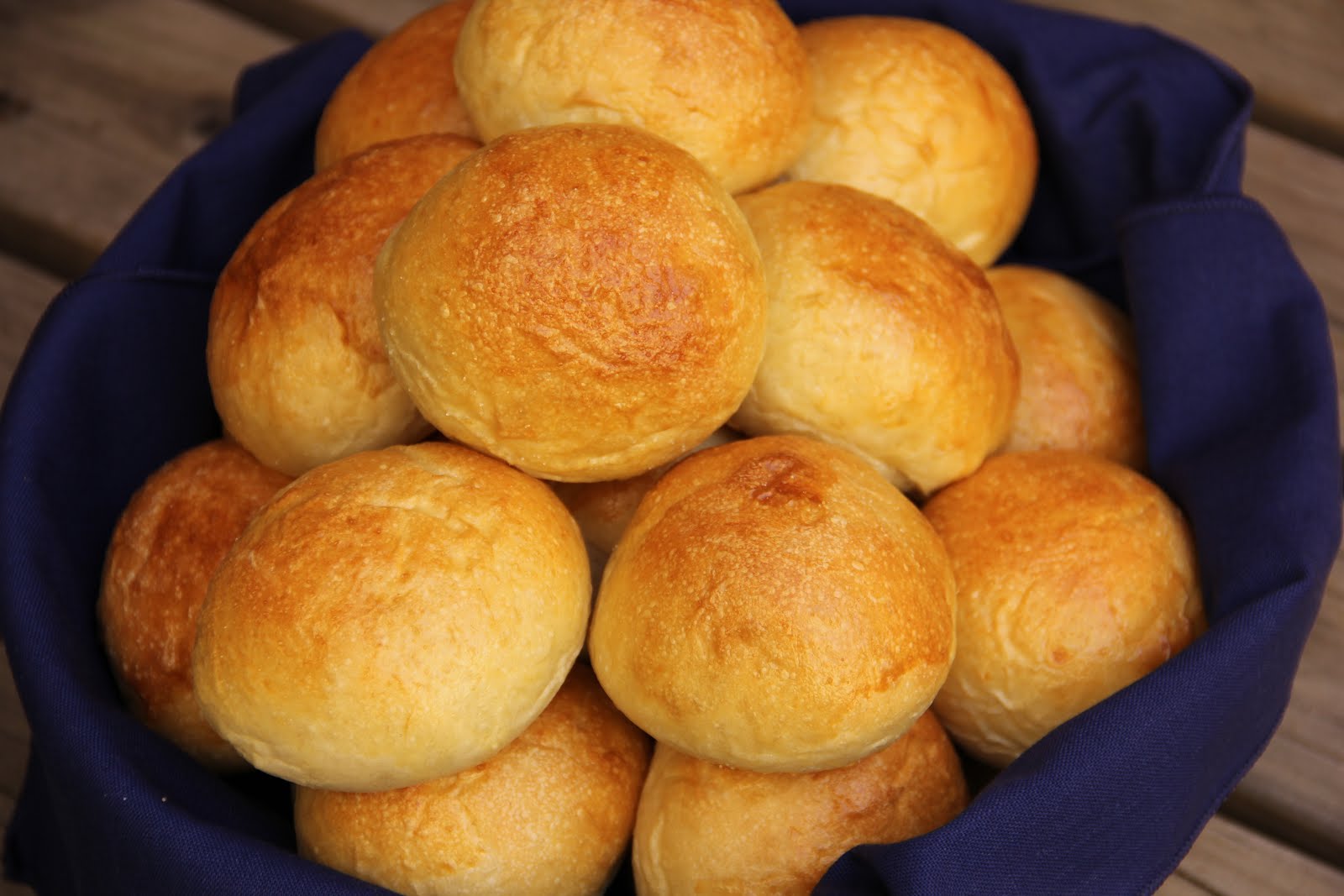 handmade&homemade Soft and Chewy Dinner Rolls