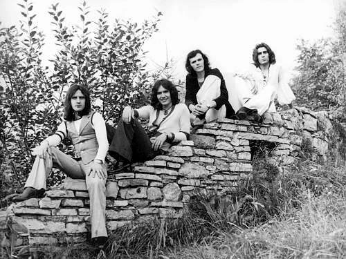 Amore Romantico Le Piu Belle Frasi D Amore Tratte Dalle Canzoni Dei Pooh