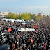 "Los mártires no mueren, Tahir Elçi es inmortal". En el funeral, inmensa multitud 