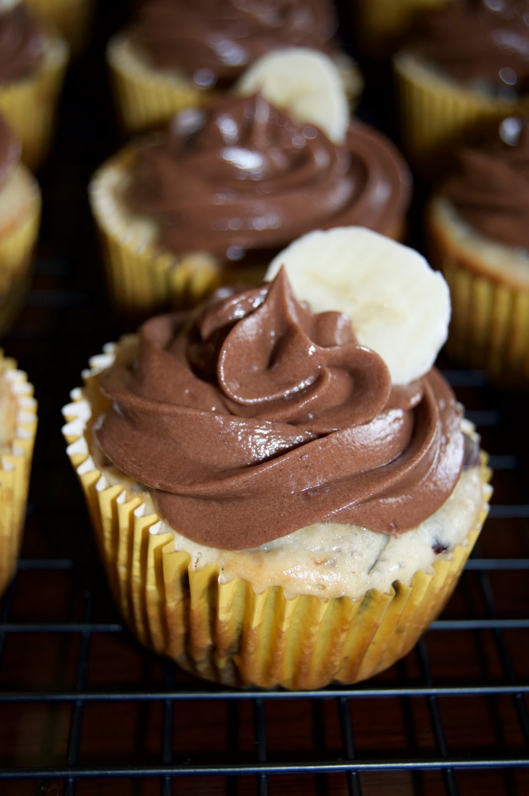 dress in sparkles chocolate banana cupcakes