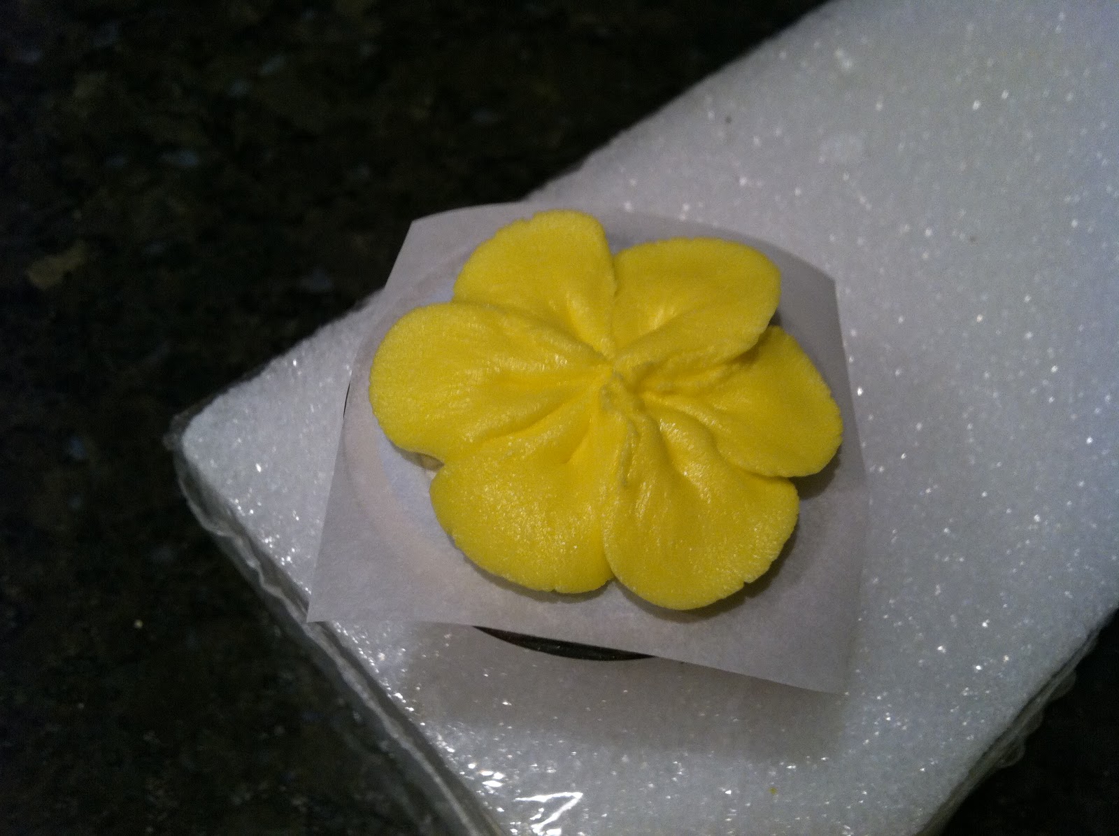 The Iced Queen Royal Icing Daffodils