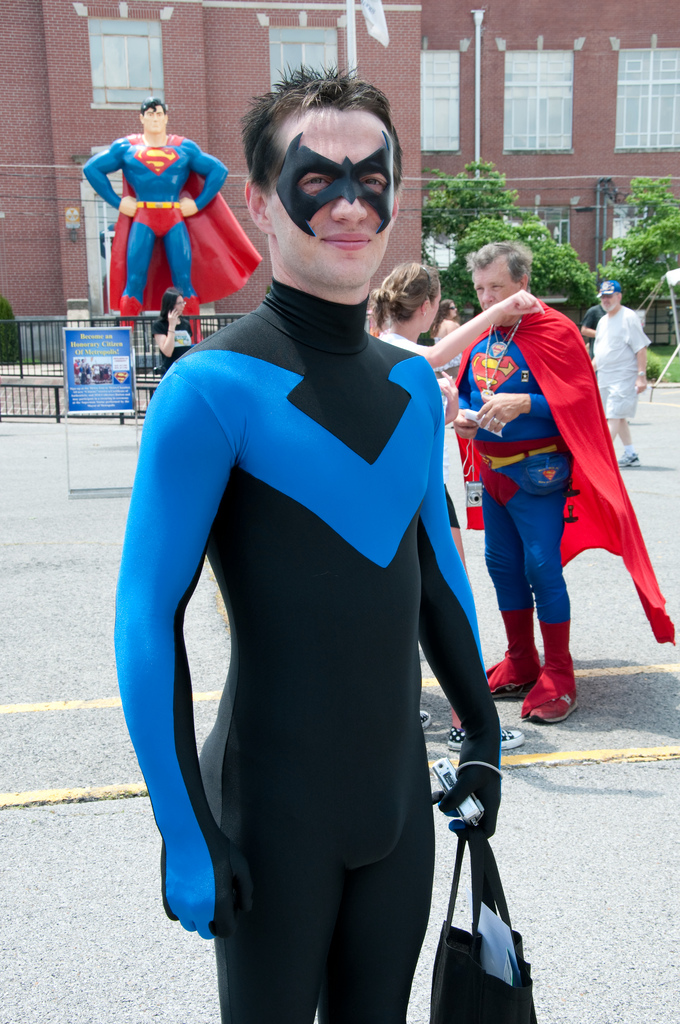 Nightwing Captured Heroes