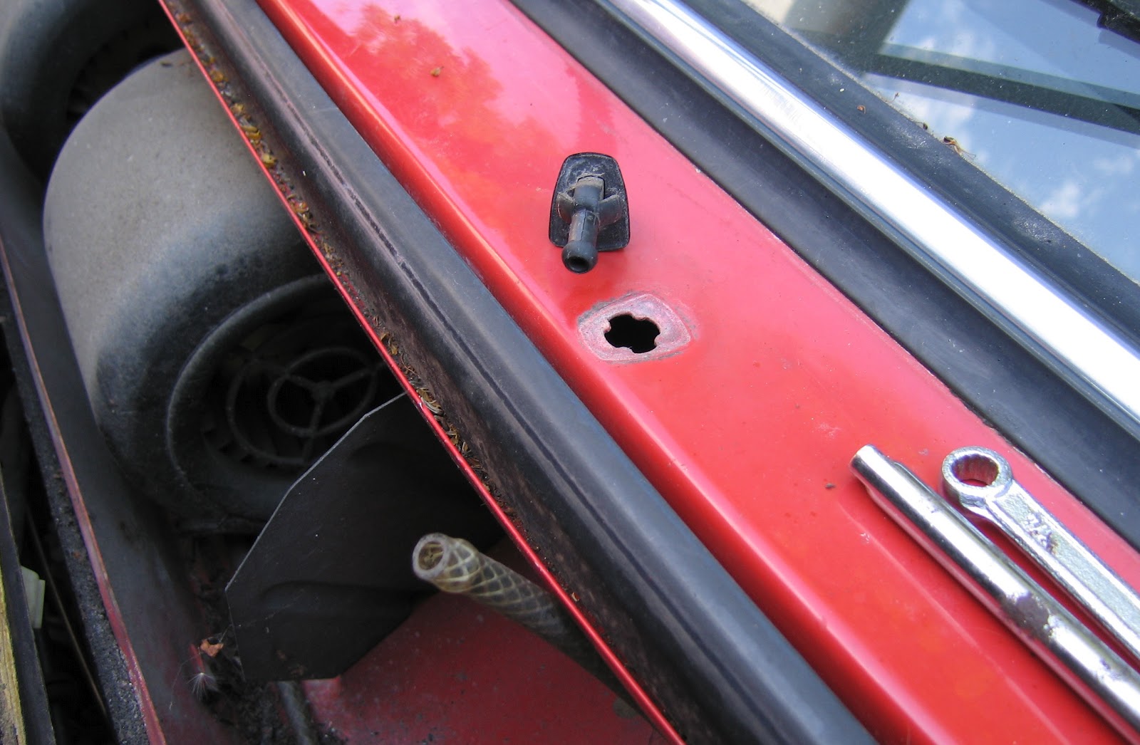 Beemer Lab E21 316 ReSpray StripDown 3 Wipers + Washer Nozzle