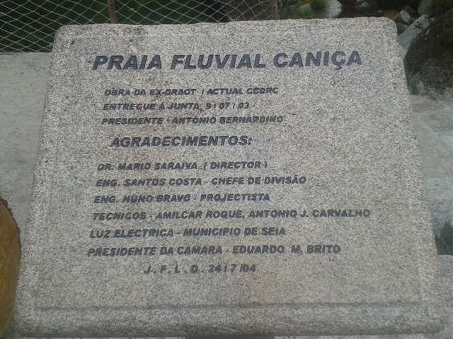 Placa Inauguração da Praia Fluvial da Caniça Placa Inauguração da Praia Fluvial da Caniça