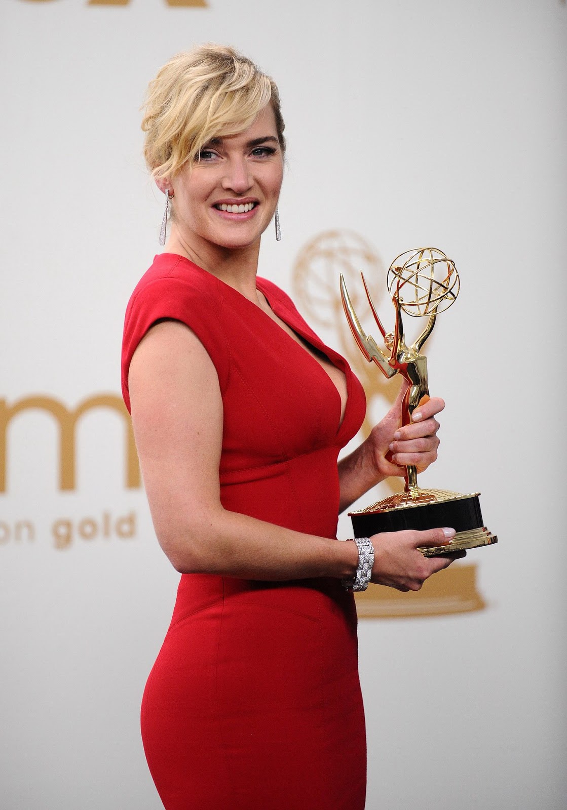 http://2.bp.blogspot.com/-zNOIncOSroc/UI56q8PdPyI/AAAAAAAAGco/XIoV5Zi_oCI/s1600/kate_winslet_13.jpg